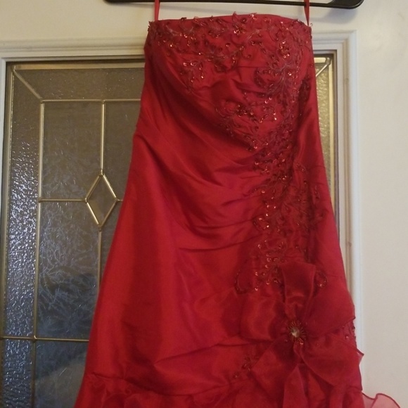Prom / Sweet 16 gown - Picture 5 of 8